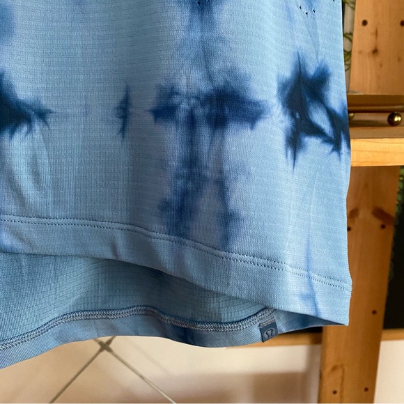 Lululemon Train to Be Short Sleeve Shirt Blue Marble Dye - Picture 12 of 16